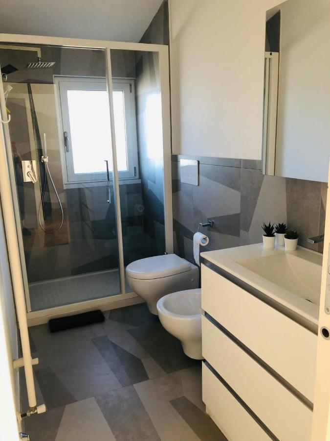Апартаменты Sunrise Beach House - Sea View Монтесильвано Экстерьер фото